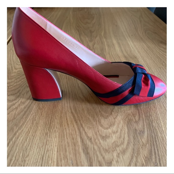 Authentic Gucci Malaga Hibiscus Red Pumps 38 - Picture 2 of 6